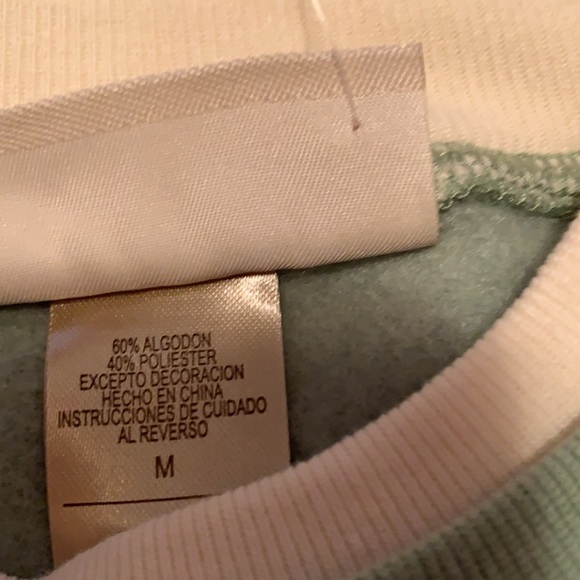 NWT Grandmas are the heart of it all sweat shirt sz M  green - Picture 8 of 8